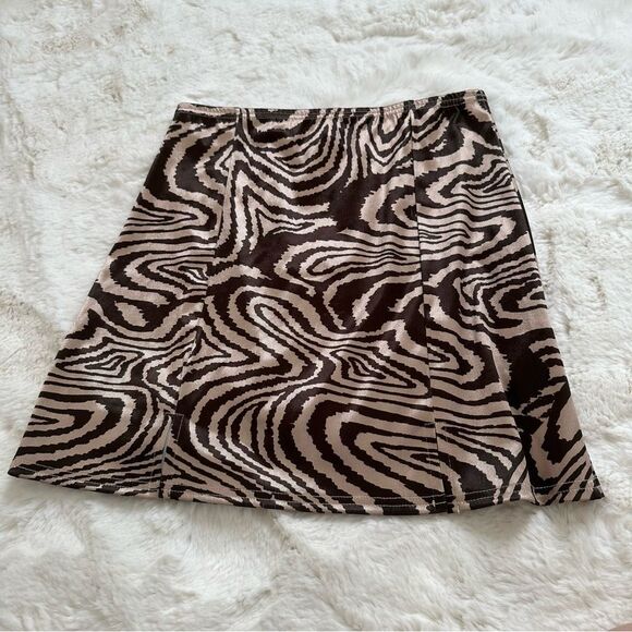 UO Urban Outfitters shiny brown/goldish tan groovy print mini skirt w slits - Picture 2 of 6